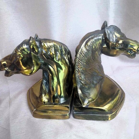 Exquisite Vintage Pair of Cast Solid Brass Horse Head bookends - Picture 2 of 9